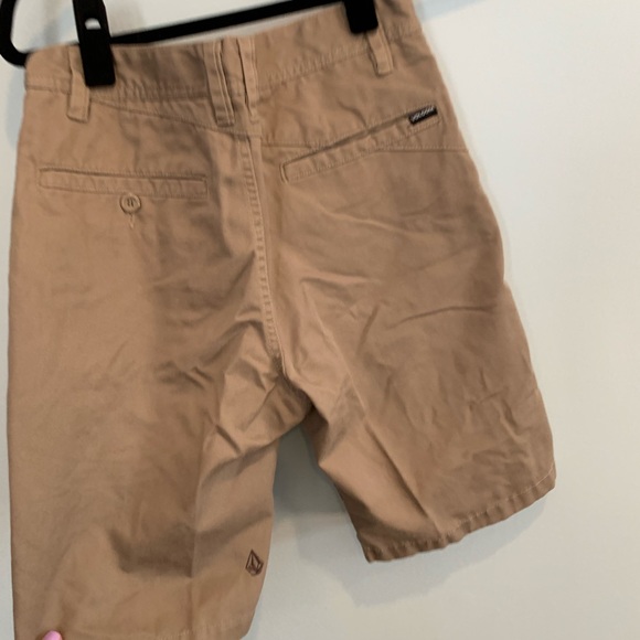 VOLCOM khaki shorts - Picture 6 of 6